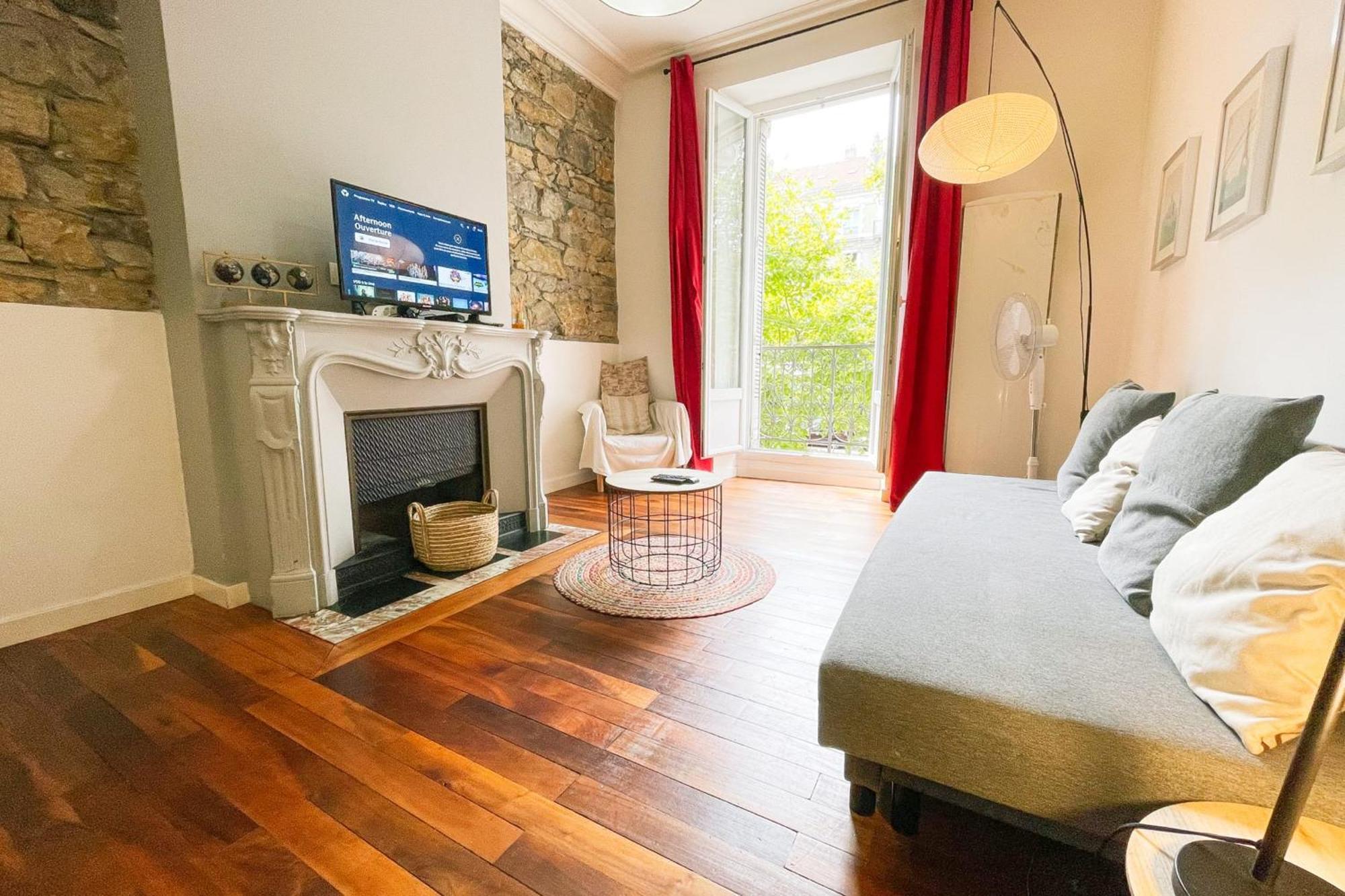 #G3 The Authentic T2 Downtown Balcony Tramway Apartment Grenoble Exterior photo